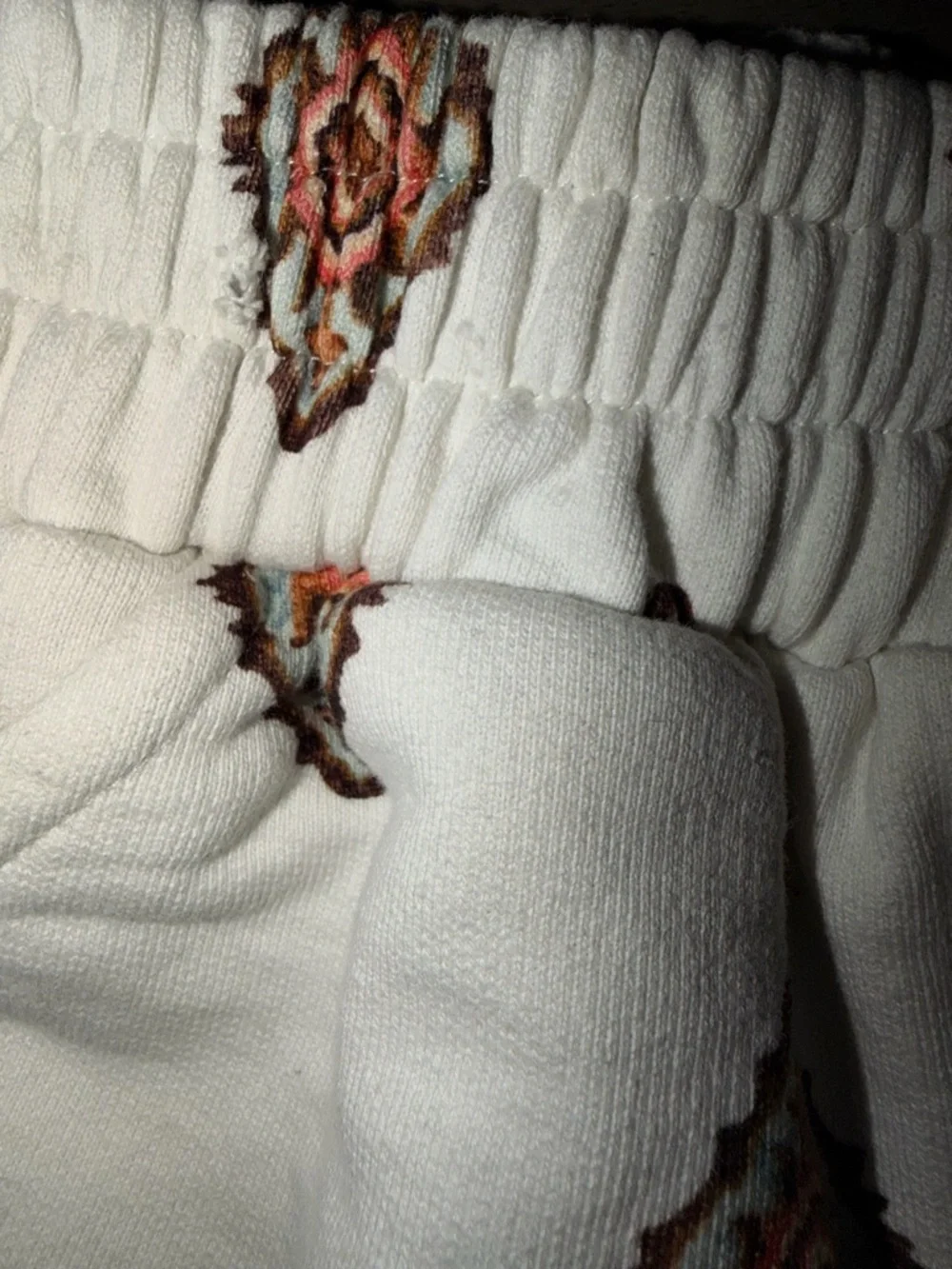 Iorane Cream High-Waist Printed Shorts with Matching Sleeveless Jacket - Picture 8 of 8